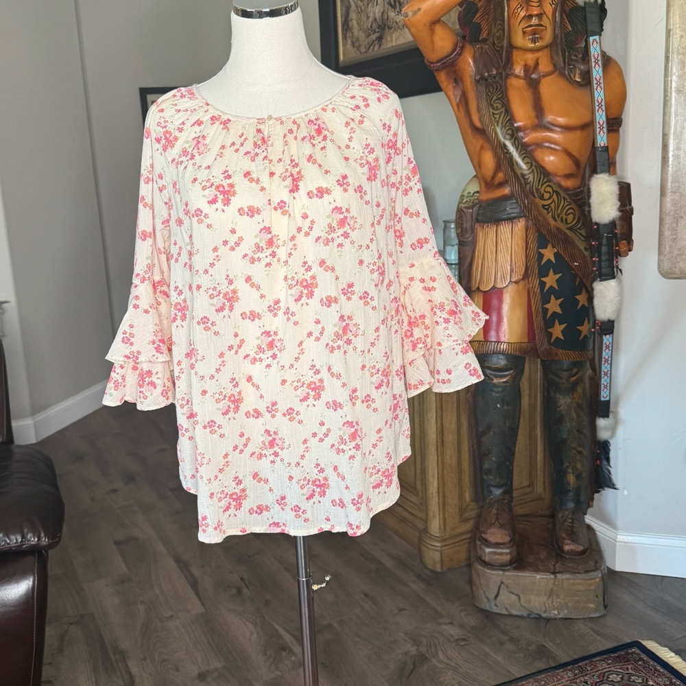 Chaps Pink and Cream Floral Top with double bell sleeves. Size large